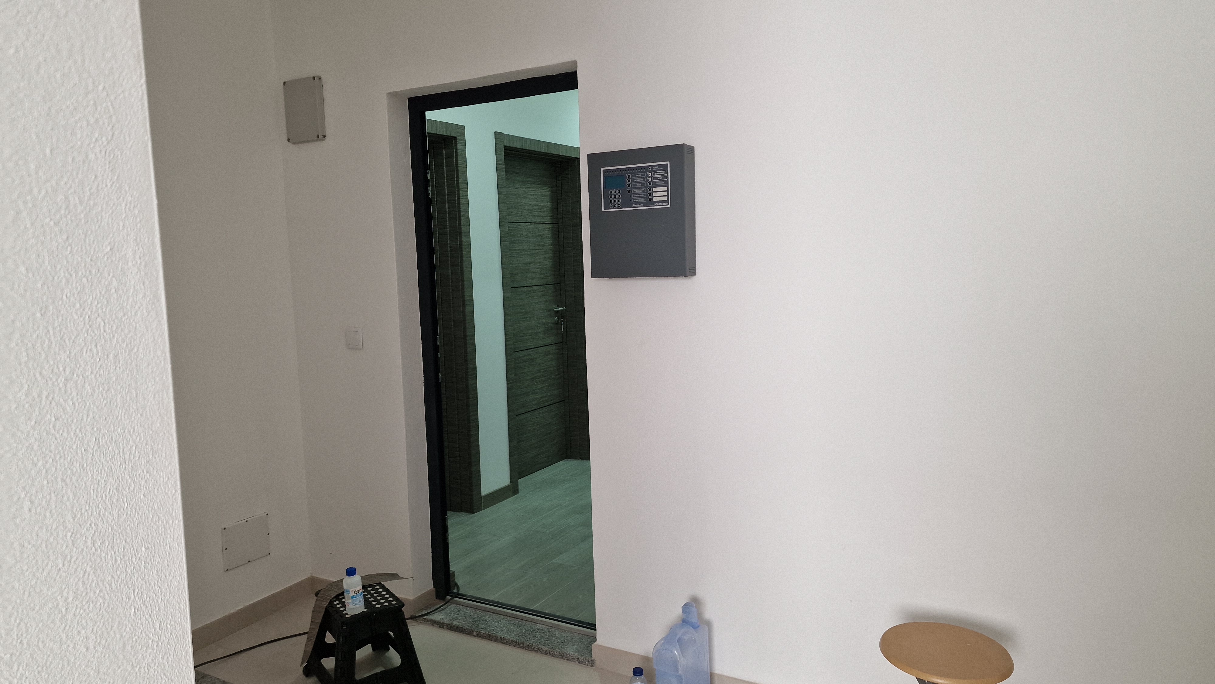 Sala de estar ampla e luminosa