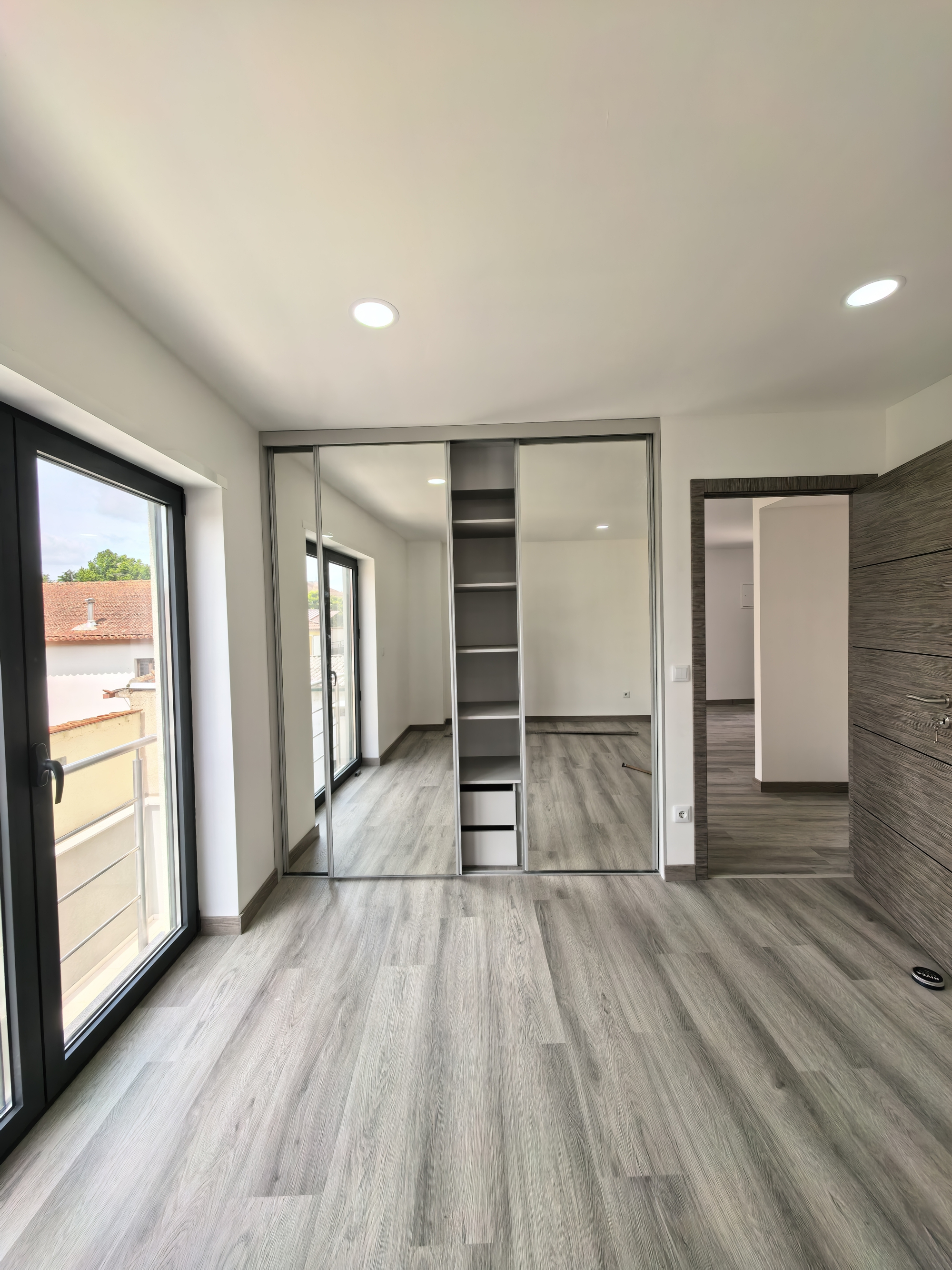 Quarto amplo